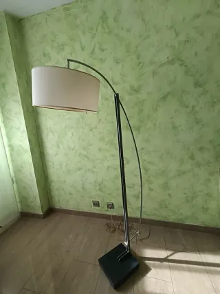 Lámpara de pie alto 170cm base piedra