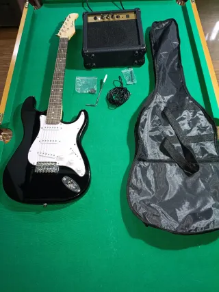 Pack Guitarra Eléctrica DAYTONA Stratocaster
