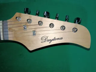 Pack Guitarra Eléctrica DAYTONA Stratocaster
