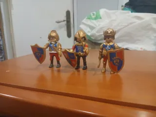 Lote 3 Figuras Medievales Playmobil Todas 8€