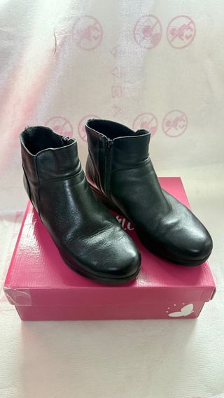 Botines negros mujer