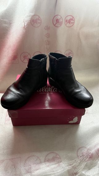 Botines negros mujer