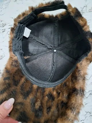 Cappello con visiera fantasia animalier