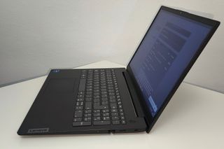 Portátil 15.6" Lenovo V15 G2 i7 11a 256GB+1TB+16GB