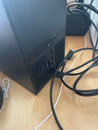 Xbox Series X con 2 mandos, auriculares,base carga