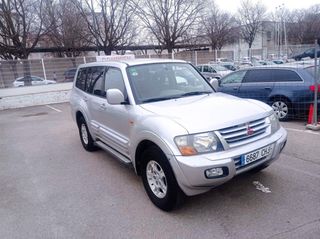 Mitsubishi Montero 2003