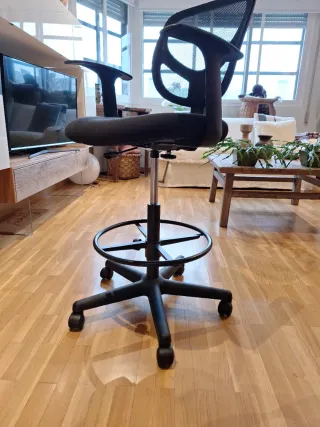 Silla de escritorio alta negra