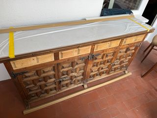 Consola de madera con cajones