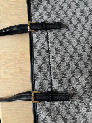 Bolso Michael Kors gris, de hombro.