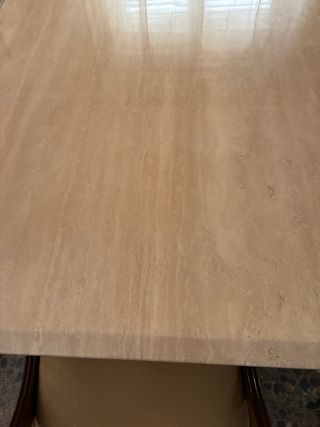 Mesa de mármol y 6 sillas de madera