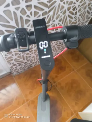 Patinete Eléctrico Marca Ducati