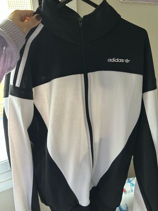 Chaqueta Adidas Negra y Blanca