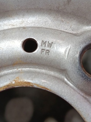 LLANTA Nissan NV250 Furgón (09.2019->)