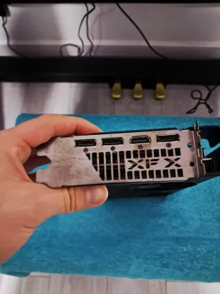 AMD Radeon RX 7600 8GB GDDR6 - ¡COMO NUEVA!