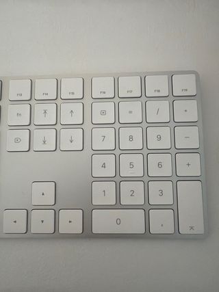 Teclado Apple Magic Keyboard y Magic Mouse