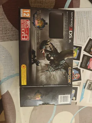 Nintendo 3DS XL Monster Hunter 3 Ultimate