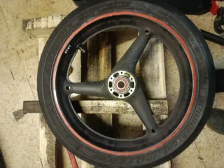 Llanta Hornet 600 pc36 17