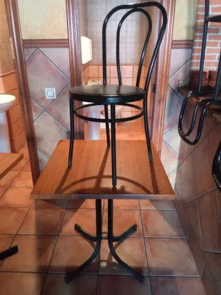 Mesas, Sillas y Banquetas