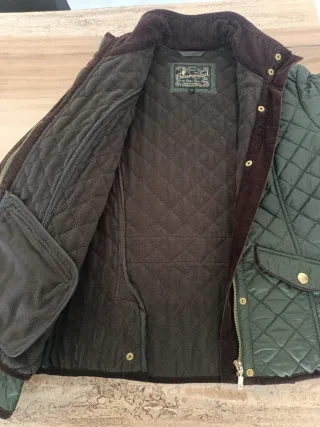 Chaqueta Bearwood verde militar acolchada