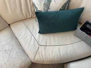 Sofá Natuzzi de piel beige