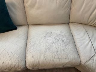 Sofá Natuzzi de piel beige