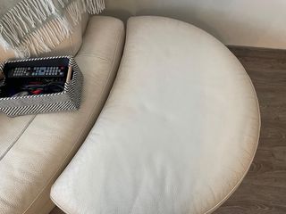 Sofá Natuzzi de piel beige