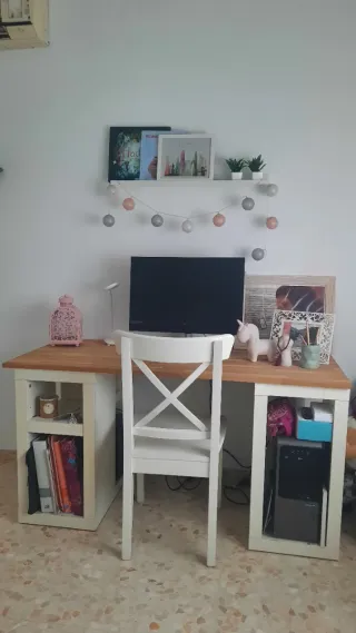 Escritorio Ikea Madera y Blanco
