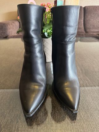 Botín punta, tacón ancho talla 37, caña baja