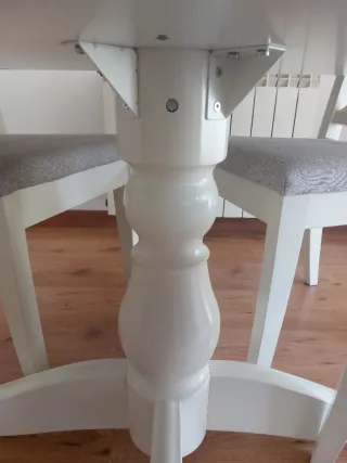 Mesa y 4 Sillas IKEA INGATORP/INGOLF  Y Rglo 4 ast