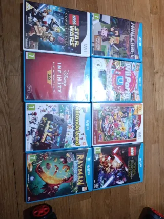 8 cajas de Juegos Wii y Wii U