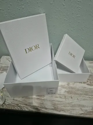 Cajas Dior Blancas y Doradas