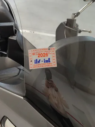 Suzuki Burgman 400 gris 2010 en muy buen estado.