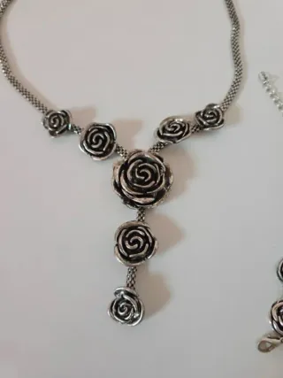 Conjunto Collar y Pulsera Rosas Plata