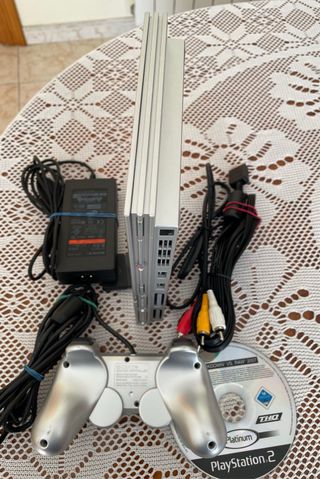 Consola PS2 Silver Plateada 75004 Completa + Juego