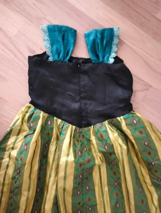 Disfraz Frozen + Regalo otro disfraz. Talla 7 años