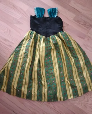Disfraz Frozen + Regalo otro disfraz. Talla 7 años