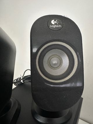 Altavoces Logitech 2.1 Negros