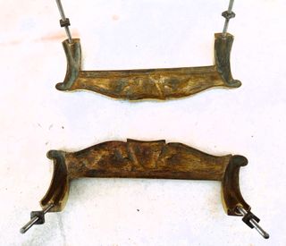 2 Tiradores antiguos.