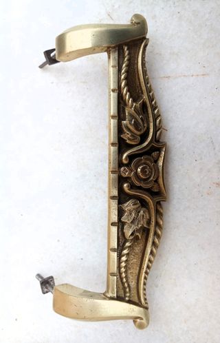 2 Tiradores antiguos.