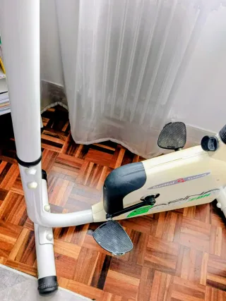 Bicicleta Estática Carina BH