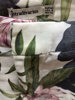 Pantalón estampado floral Stradivarius