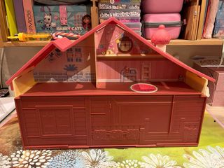 Casita de Bluey + muñecos