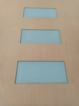 Mesa de comedor de madera