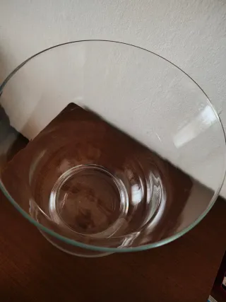 Grande vaso in vetro trasparente forma uragano