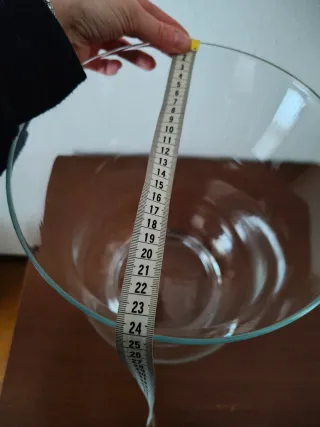 Grande vaso in vetro trasparente forma uragano