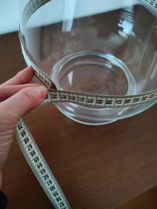 Grande vaso in vetro trasparente forma uragano