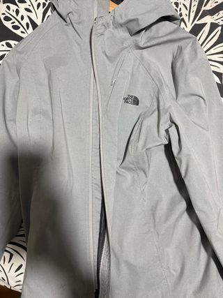 Chubasquero The North Face Gris