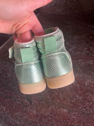 Deportivas niño dinosaurio Talla 30