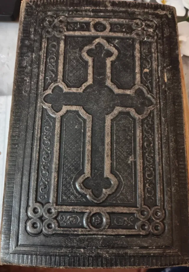 BIBLIAS MUY ANTIGUAS Y VIEJO Y NUEVO TESTAMENTO