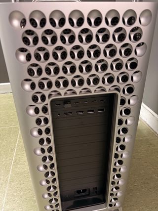 Mac Pro M2 Ultra 20C CPU/60C GPU 64GB RAM 1TB SSD